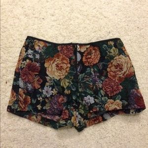 Floral tapestry shorts