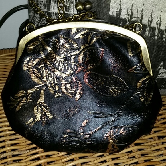 Crossbody - Picture 4 of 4