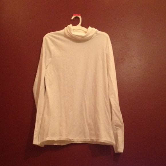 Long sleeved white cotton turtle neck