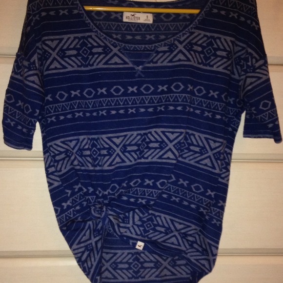 Hollister top