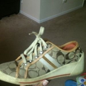 Tan/orange coach tennis shoes