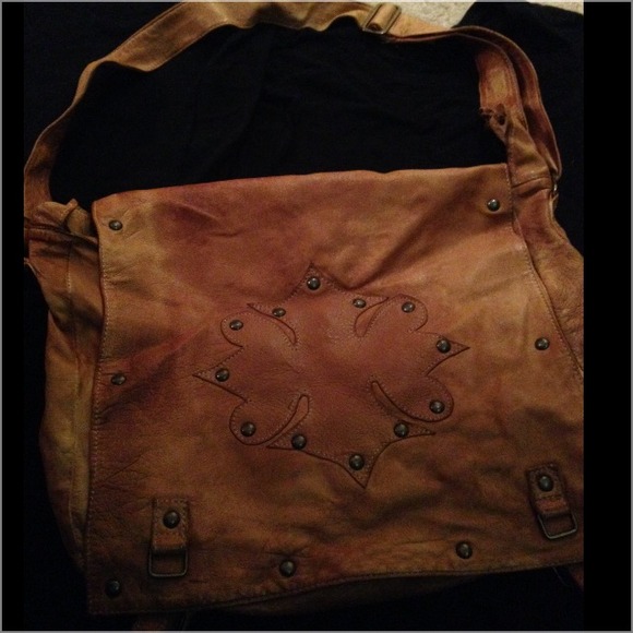 Blur leather messenger bag