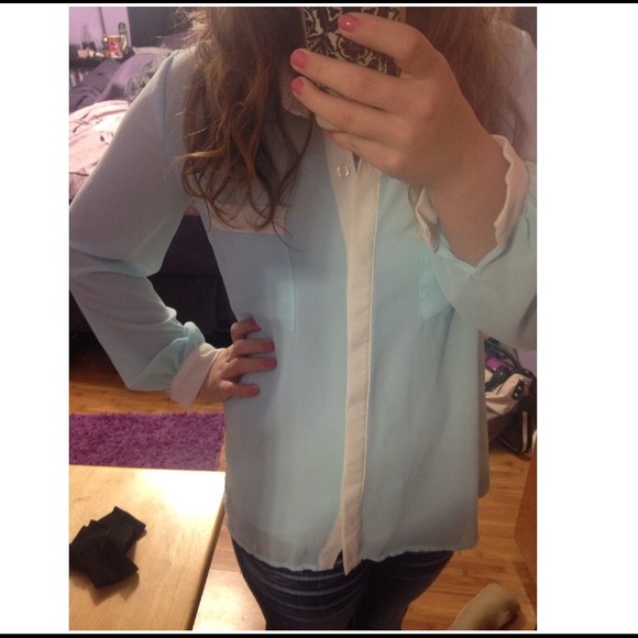 💜Blue w/ white collar button up