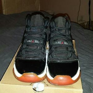 Jordans 11's 4y