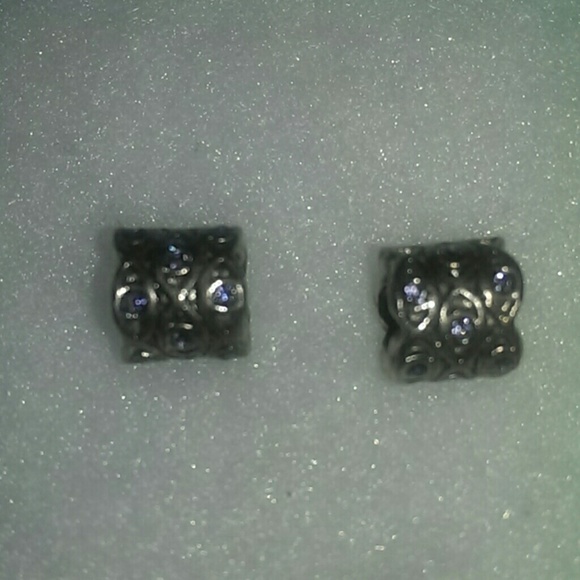 5 charms - Picture 2 of 4