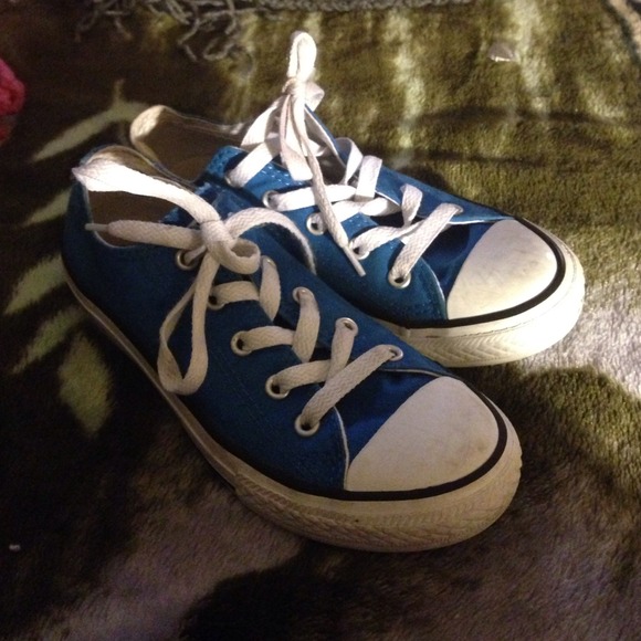 blue converse for boys! size 2!!