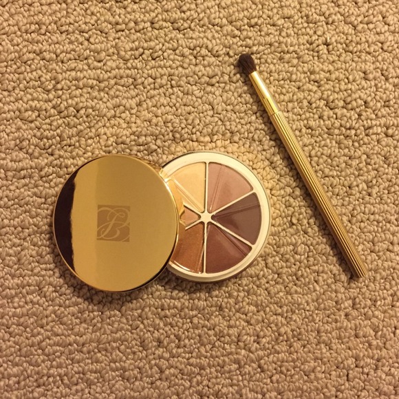 Estée Lauder eyeshadow set + one brush