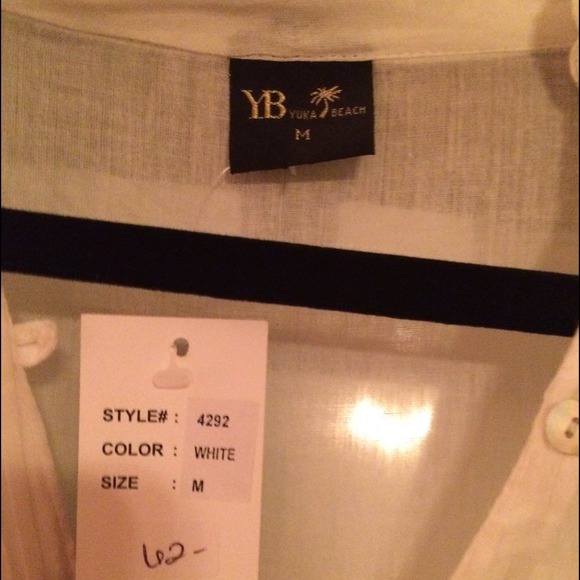 White blouse - Picture 3 of 3