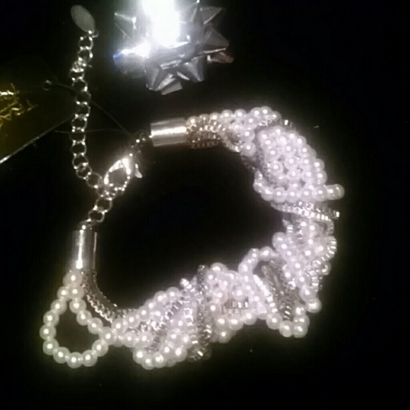 adjustable pearls wrapped in silver chain