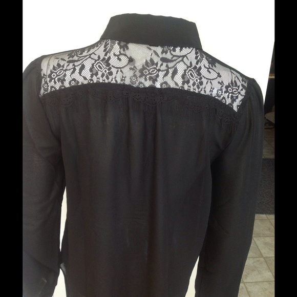 Lace Top ๐ - Picture 4 of 4
