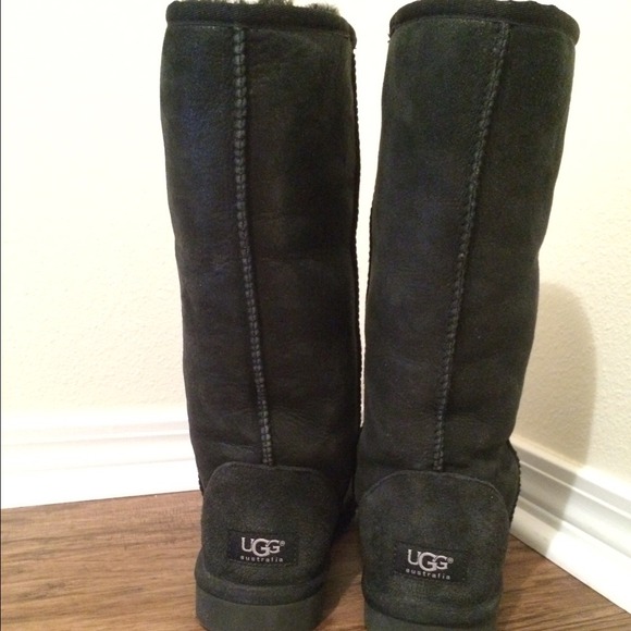 🔴Sold🔴Black UGG with little shine🅿️🅿️ - Picture 2 of 4