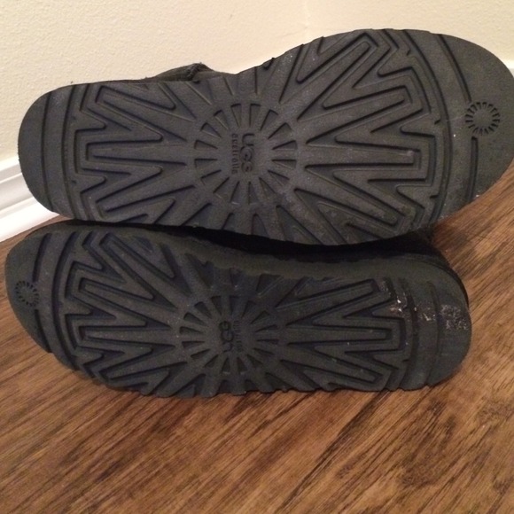 🔴Sold🔴Black UGG with little shine🅿️🅿️ - Picture 4 of 4