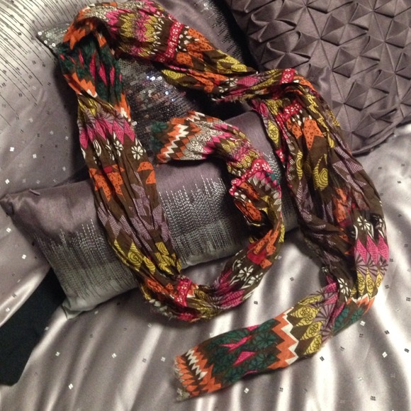 BEAUTIFUL SCARF