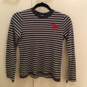 Abercrombie kids muscle long sleeve shirt.