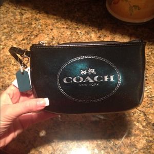 💥authentic coach wristlet