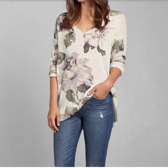 A&F Brett Long Sweater - Cream Floral