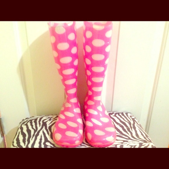 poka dot rain boots