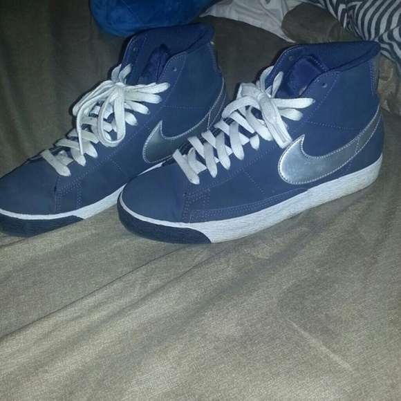 Navy blue Nike hightop Blazers - Picture 4 of 4
