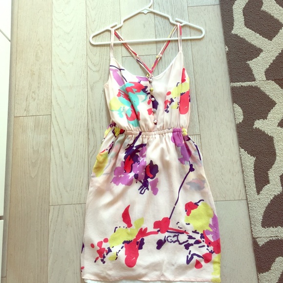 Yumi Kim Dresses & Skirts - Yumi Kim pink floral dress