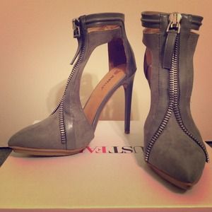 JustFab Gray Heels