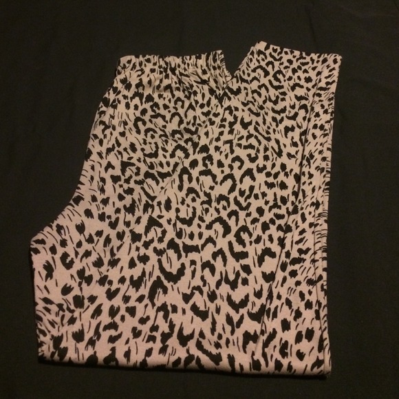 🚫❌🚫 🐾👖ANIMAL PRINT LEGGINGS - Picture 3 of 4