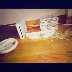 Wii system. 600$ VALUE. GREAT 8 games.