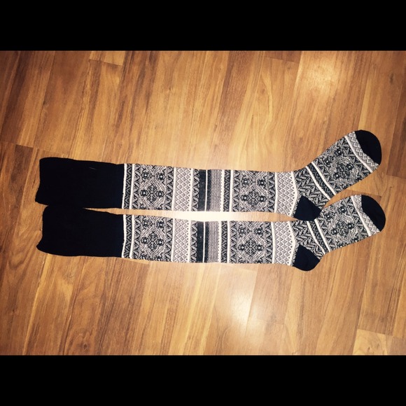 Knee high pattern socks NWOT