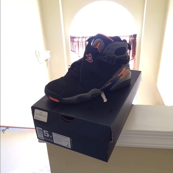 Retro Jordan 8s