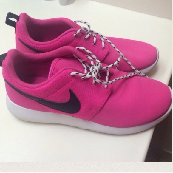 Pink roshe runs