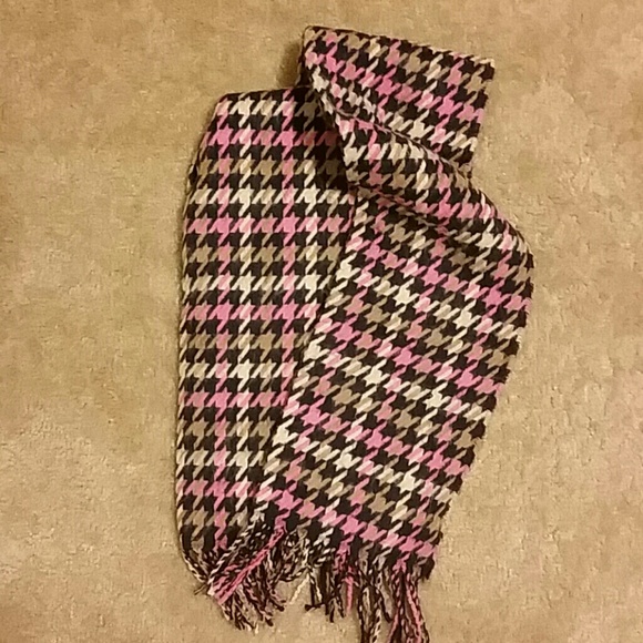 Houndstooth scarf