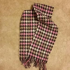 Houndstooth scarf