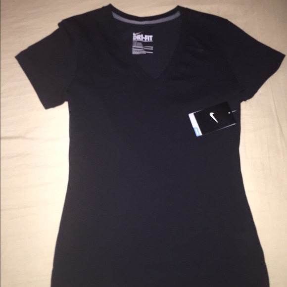 Small Nike v-neck top in black.