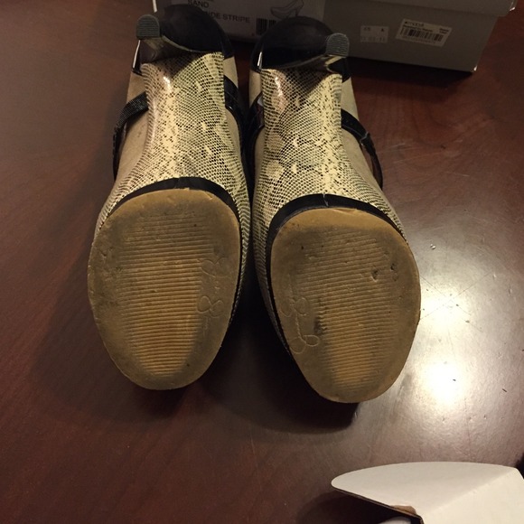 Very cute Jessica Simpson heels - Picture 4 of 4