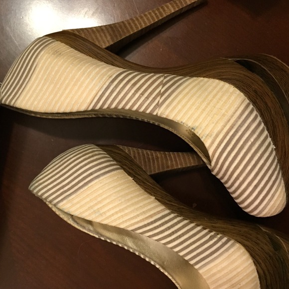 Seaside stripe Jessica Simpson heels - Picture 4 of 4