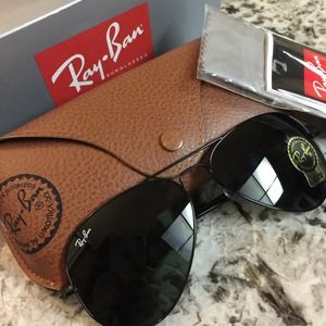 Ray•Ban
