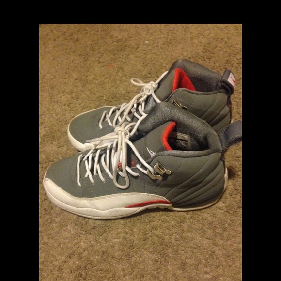 Jordan 12 cool gray size 4.5y