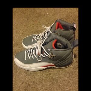 Jordan 12 cool gray size 4.5y