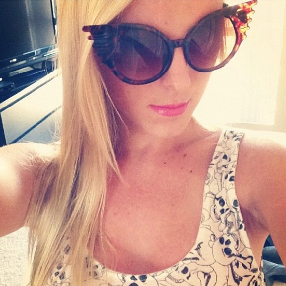 Tortoise winged sunnies