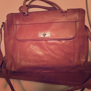 Brown handbag! Lots of room!