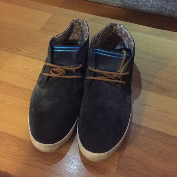 MENS Fred Perry size 9 shoe. In great condition.