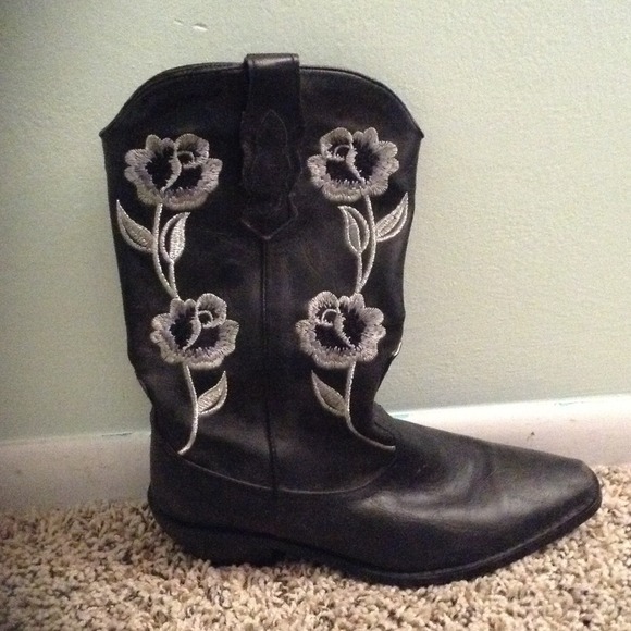 Black cowboy boots