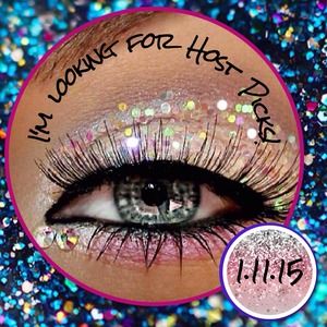 🎉OH MY POSH!!  HOST PICKS HAVE BEEN CHOSEN!🎉