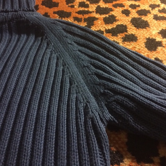 🚫SOLD/Bundle🚫 @nesbittoh❄️BLUE RIBBED SWEATER - Picture 3 of 4