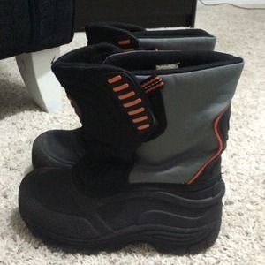 Boys snow boots