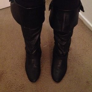 Black adjustable boots