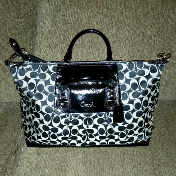 Large coach Ashley Signature satchel new with tag