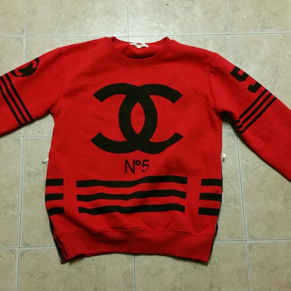 Chanel Sweater sold - Picture 3 of 3