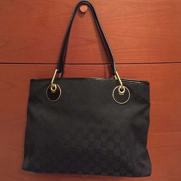 REDUCED from $800 GUCCI  handbag