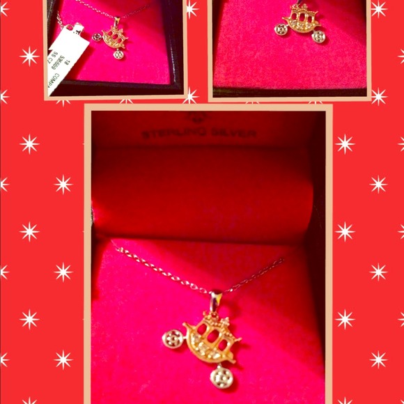NWT Princess Carriage Kids Necklace