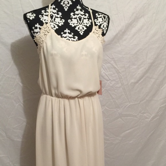 Dress - Picture 3 of 4